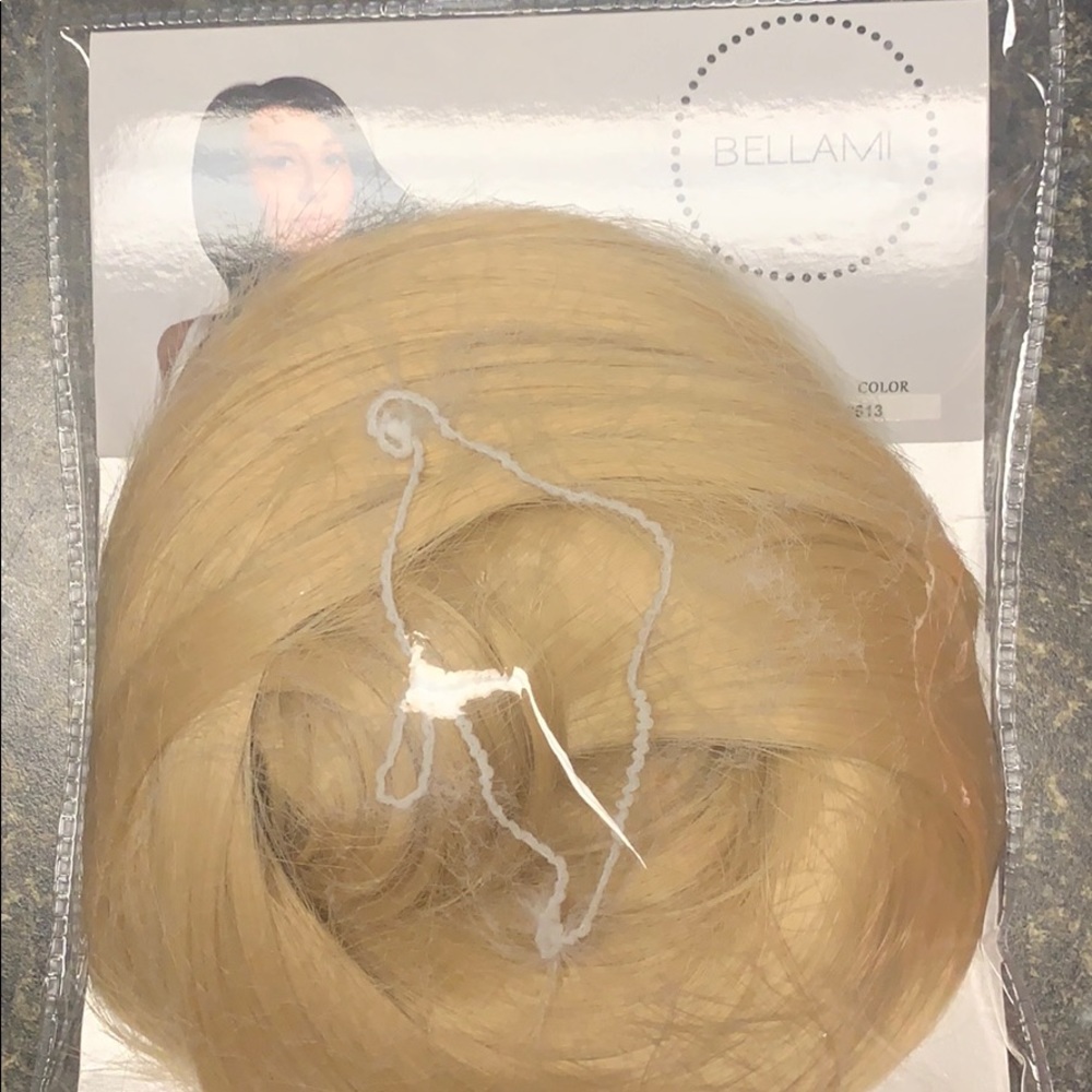 Bellami 20” synthetic costume ponytail never worn!